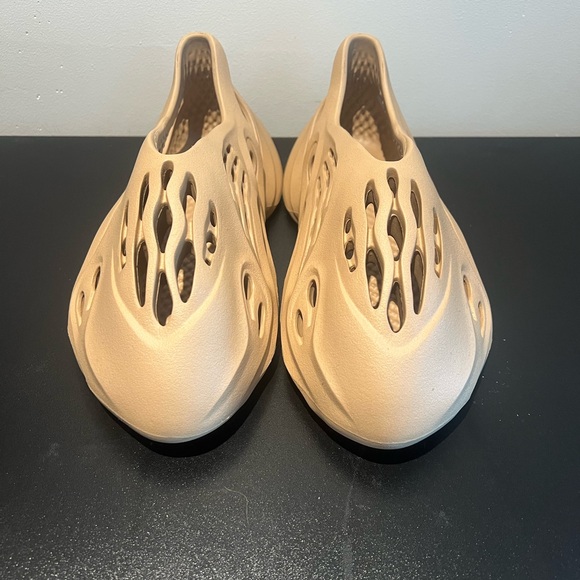 Yezzy Foam Runner nwt - Picture 5 of 6